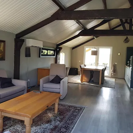 De Steegsche Hoeve - *